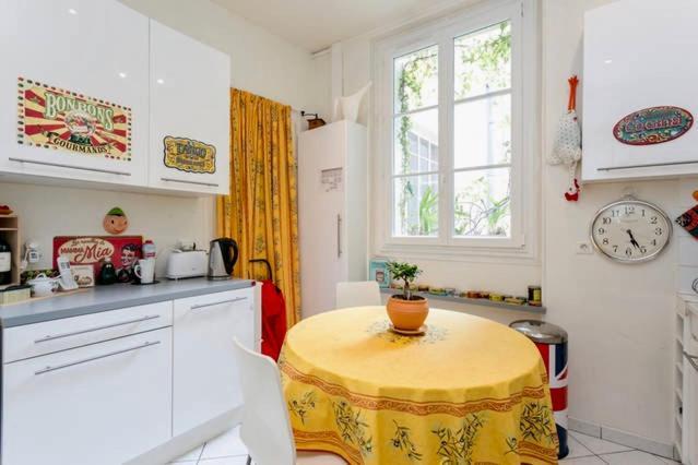 Charming bedroom Paris Exterior foto
